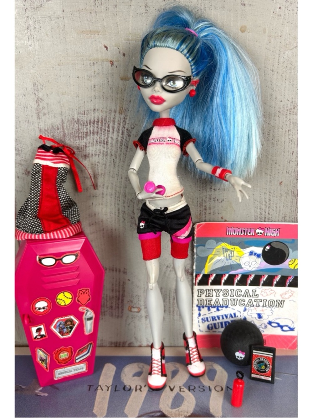 Monster High Ghoulia Yelps Physical Deaducation Doll and Accessories